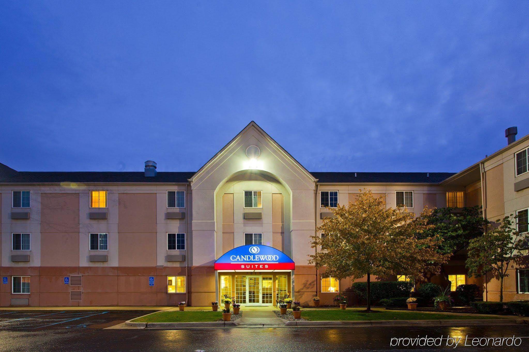 Sonesta Simply Suites Detroit Warren Exterior foto
