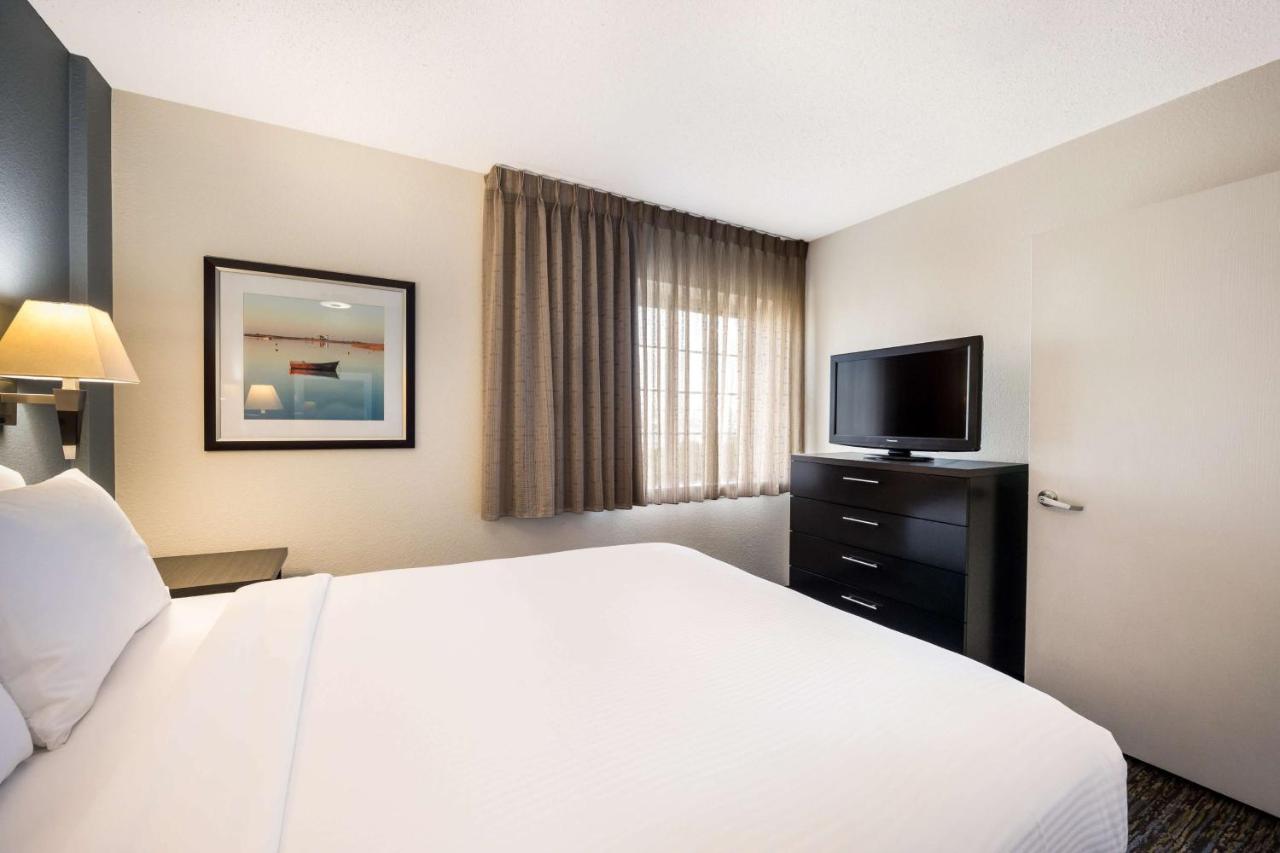 Sonesta Simply Suites Detroit Warren Exterior foto