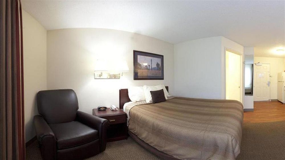 Sonesta Simply Suites Detroit Warren Exterior foto